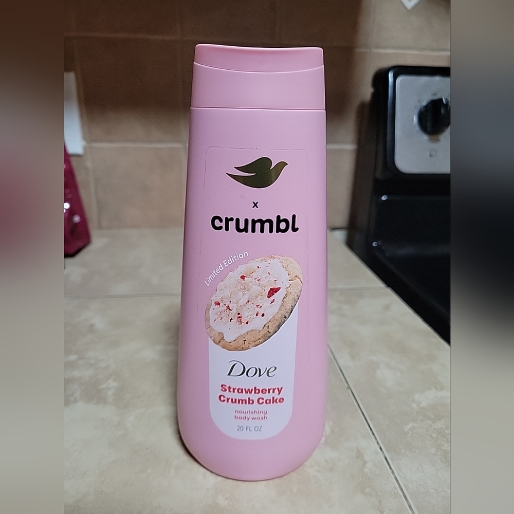 Dove x Crumbl Strawberry Crumb Cake Body Wash